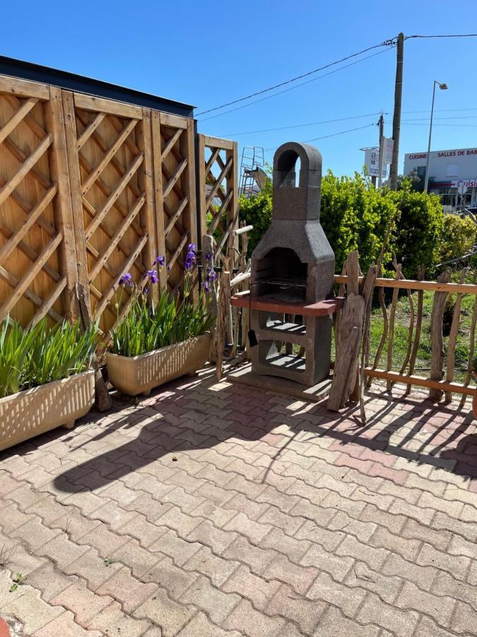 Les Flo Location Apartment Aigues-Mortes Exterior photo