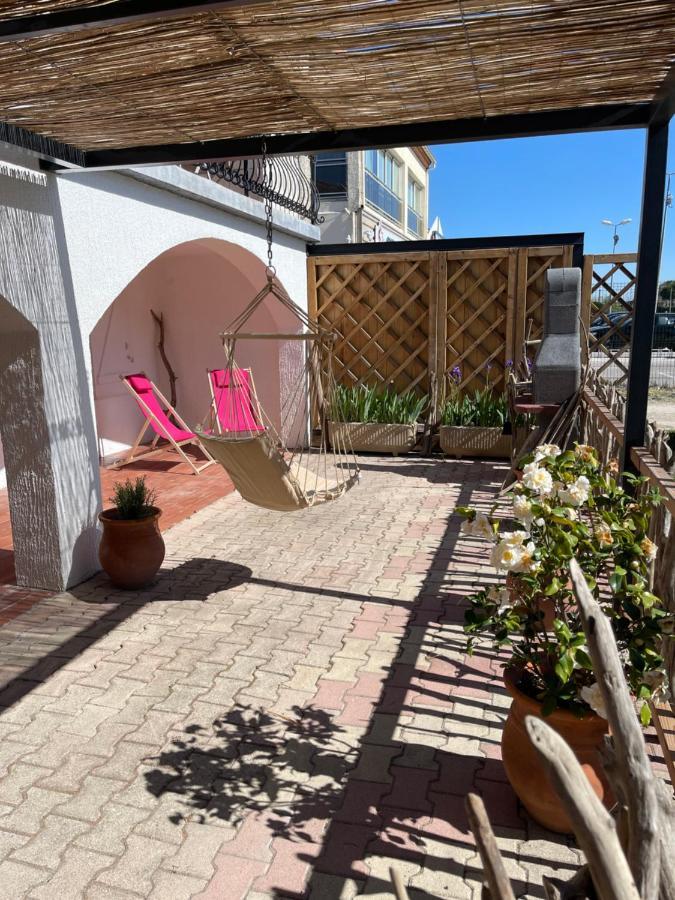 Les Flo Location Apartment Aigues-Mortes Exterior photo