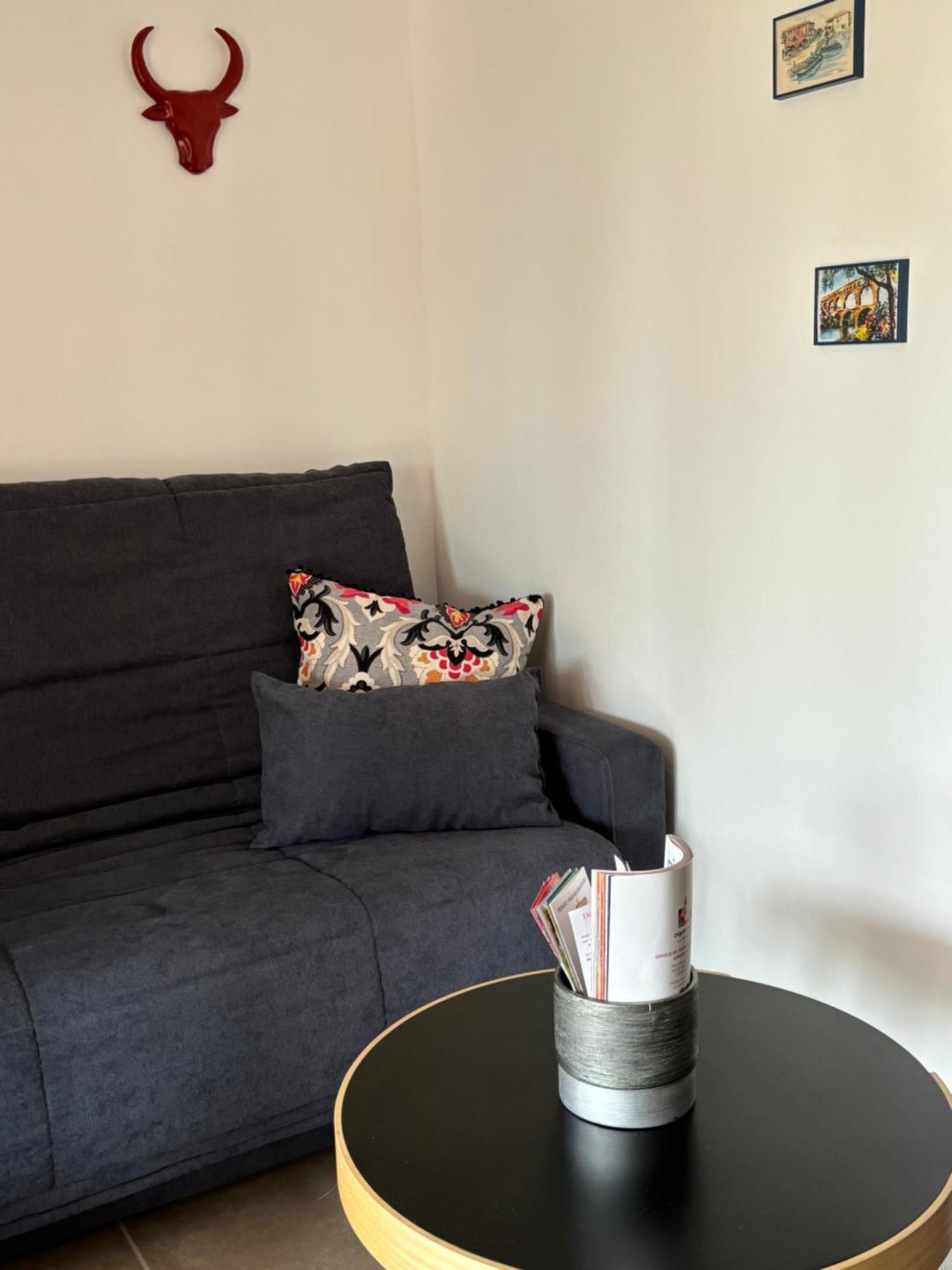 Les Flo Location Apartment Aigues-Mortes Exterior photo